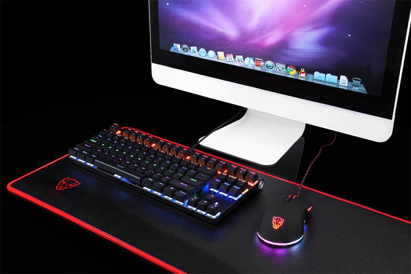 OEM Rechargeable12000 DPI Wire Good Gaming Mouse 7-RGB
